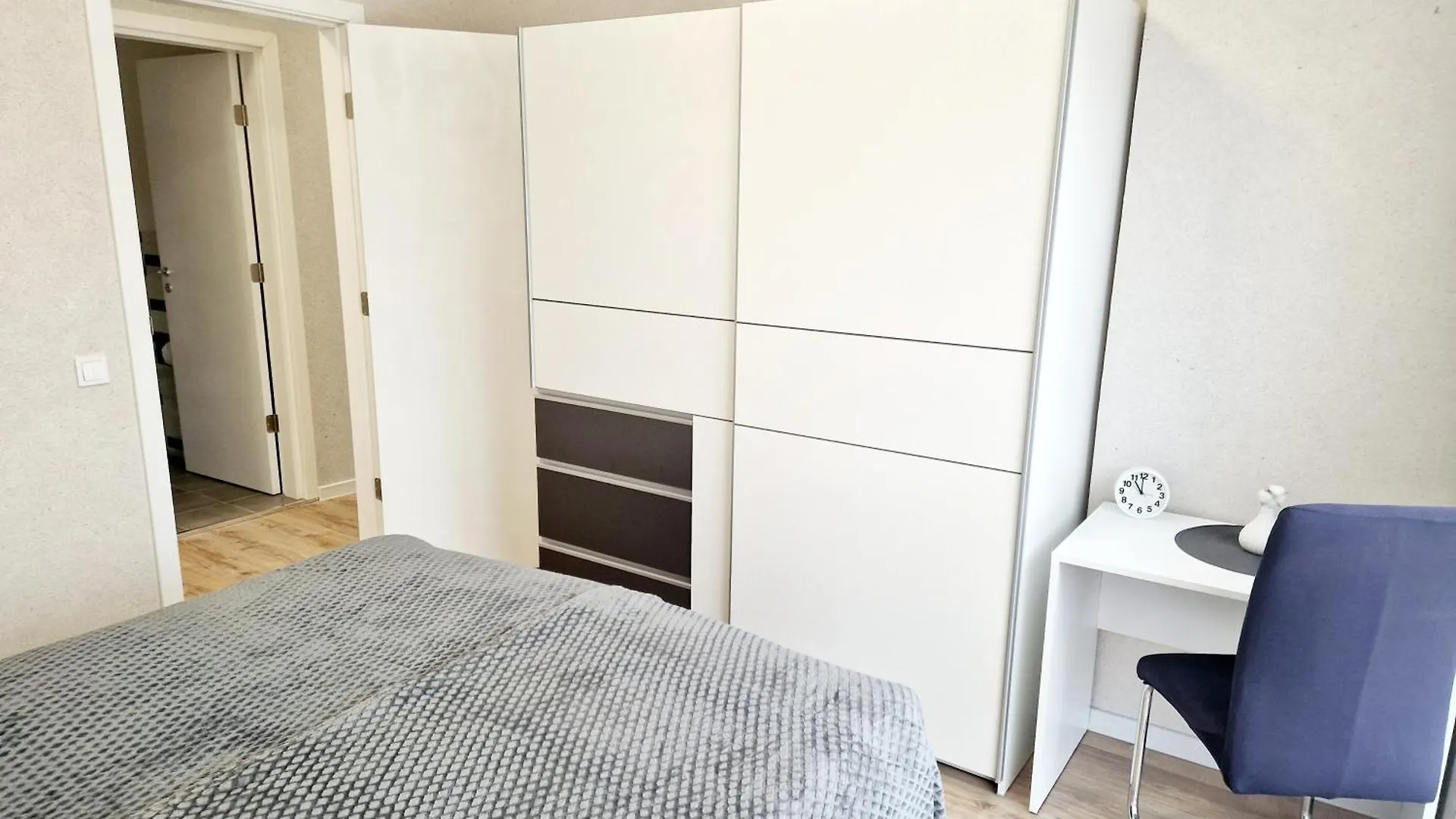 فارنا Papaya Apartments