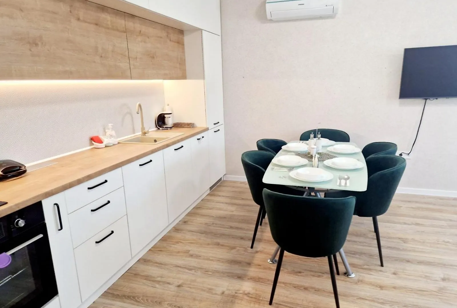 فارنا Papaya Apartments