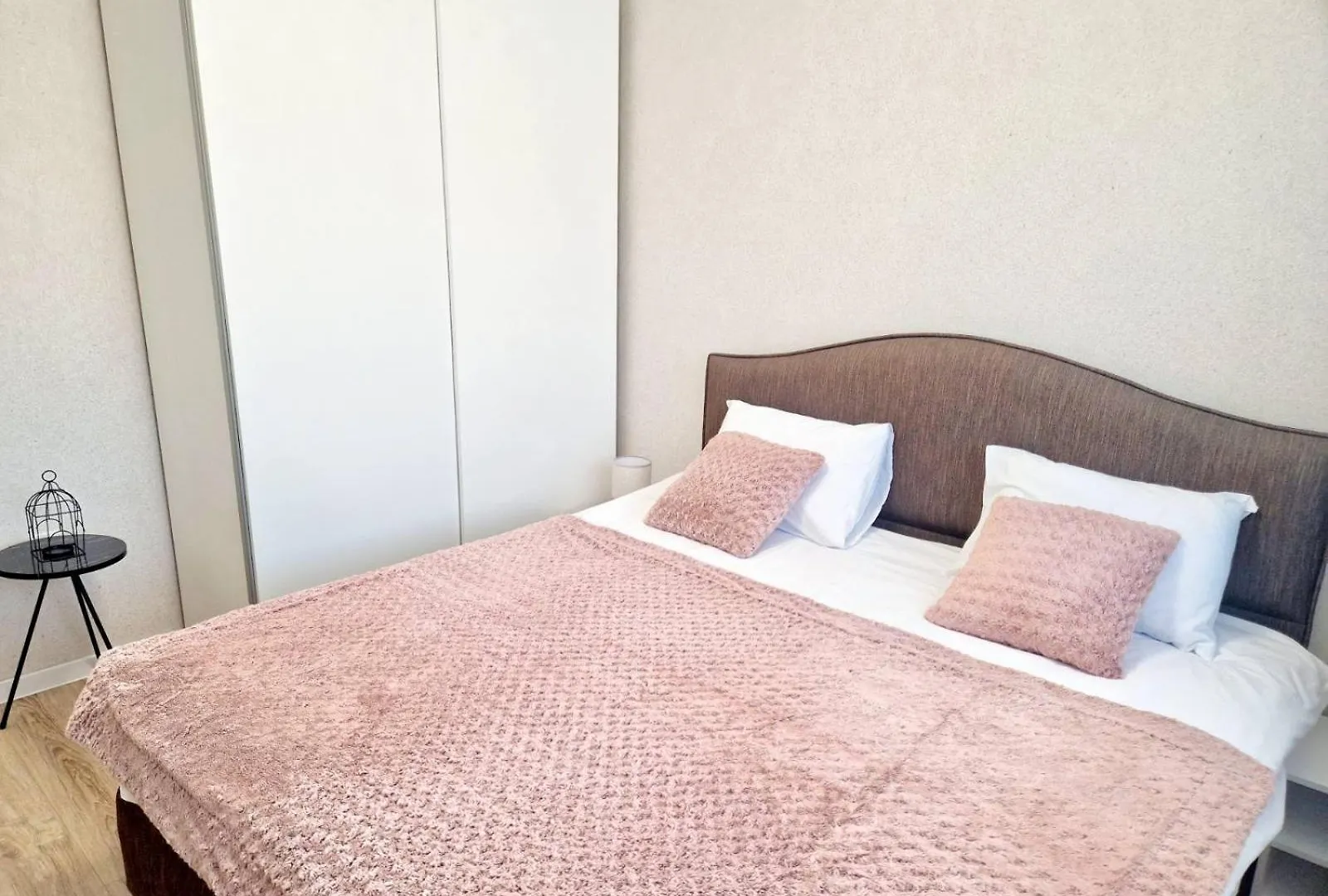 Papaya Apartments Warna