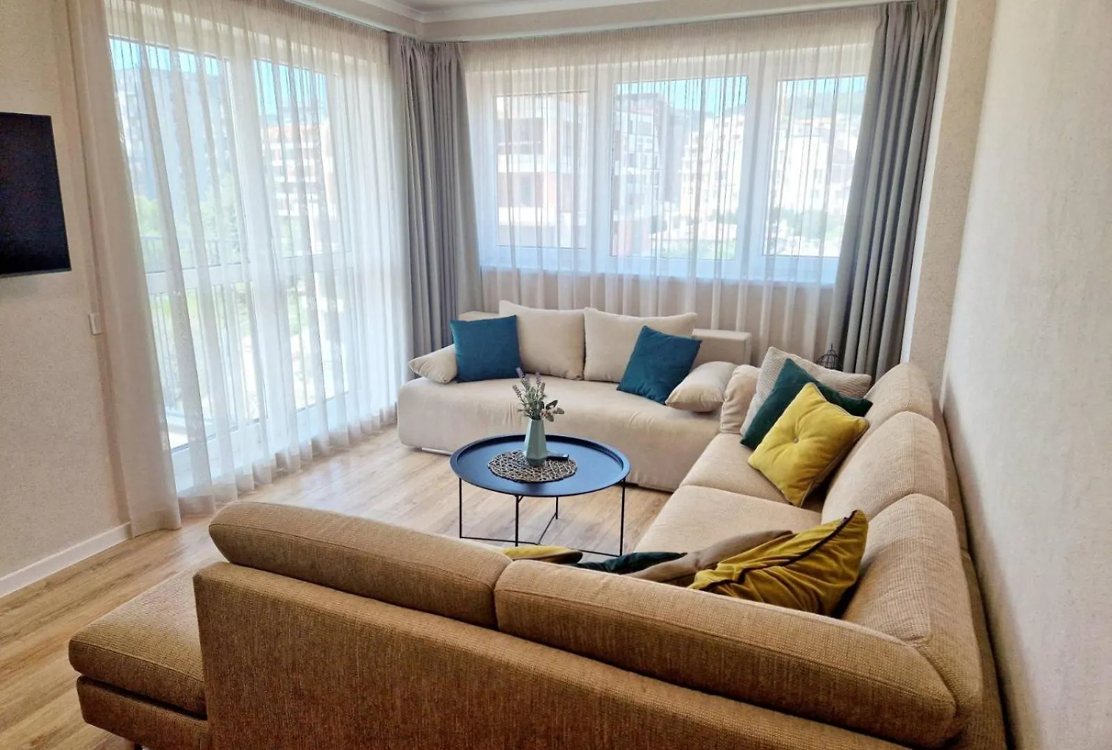 فارنا Papaya Apartments
