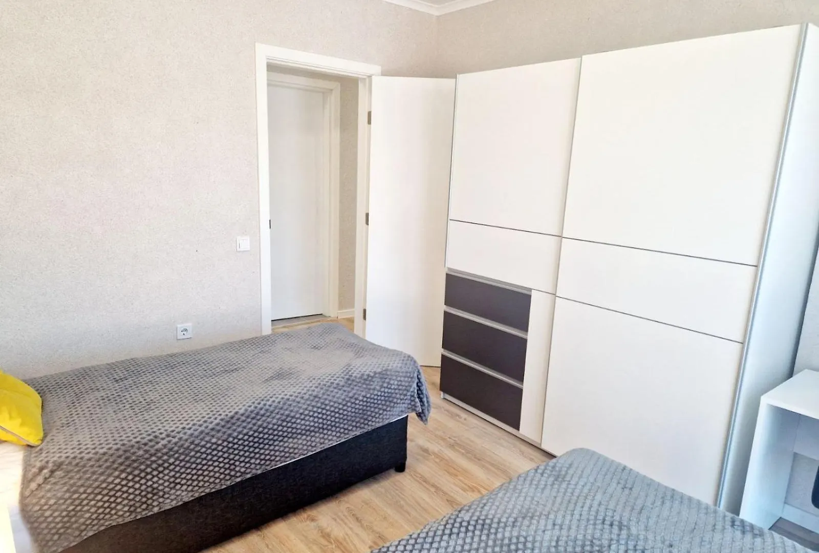 فارنا Papaya Apartments 0*,