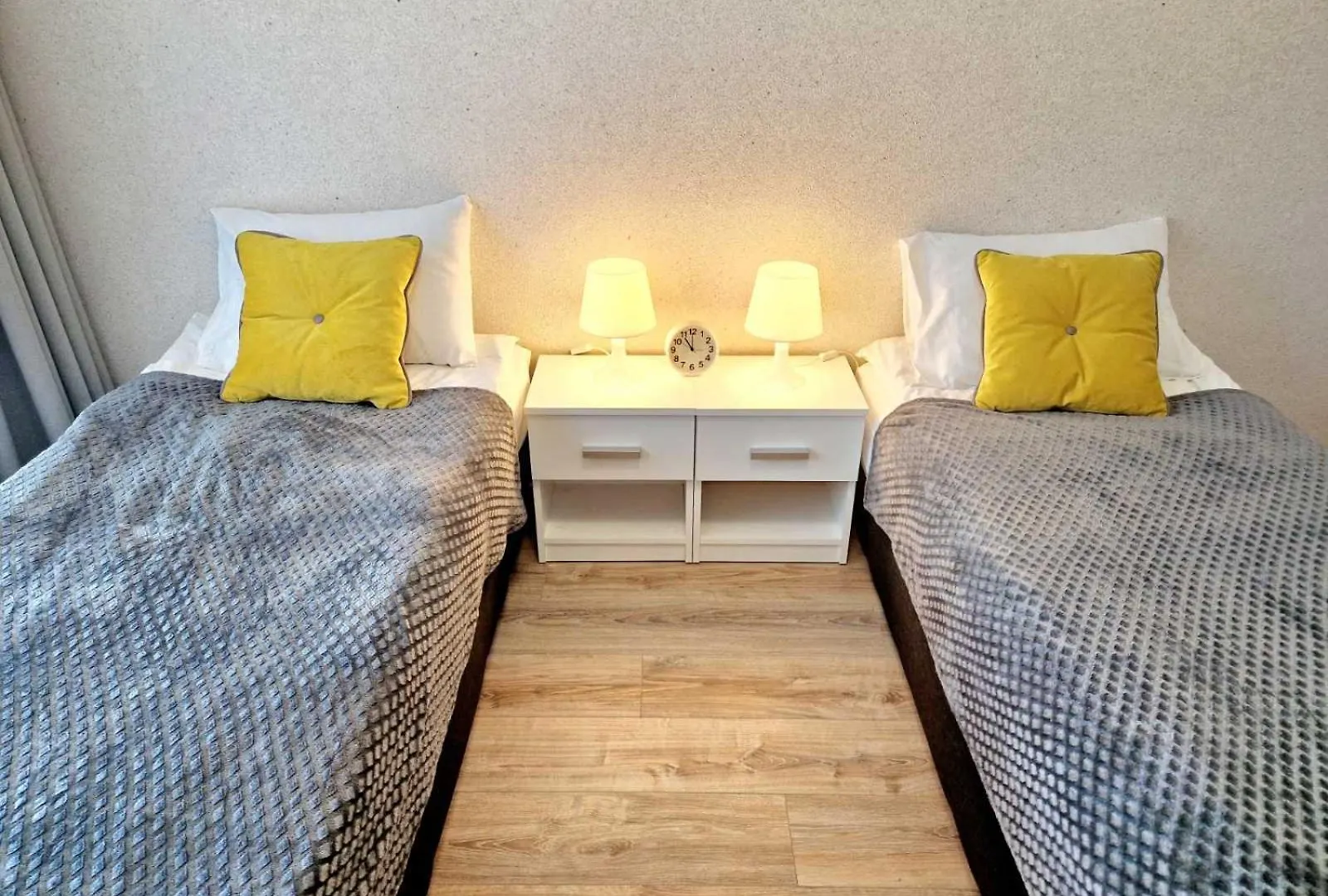 فارنا Papaya Apartments
